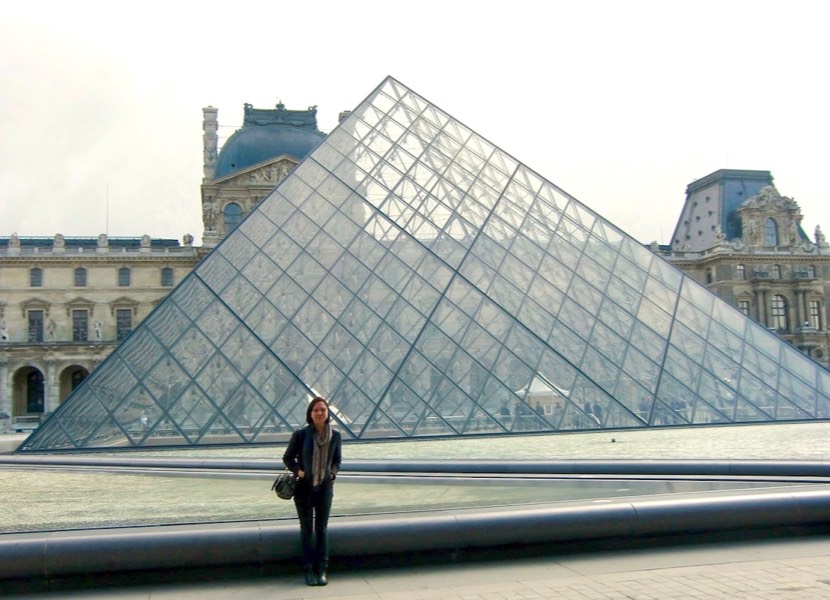 louvre museum paris springtime