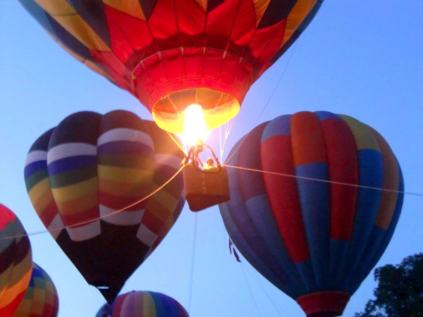 Tethered hot air balloons